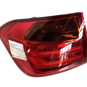 Original BMW 3 F30 Boční stěna levého zadního světla  7312845