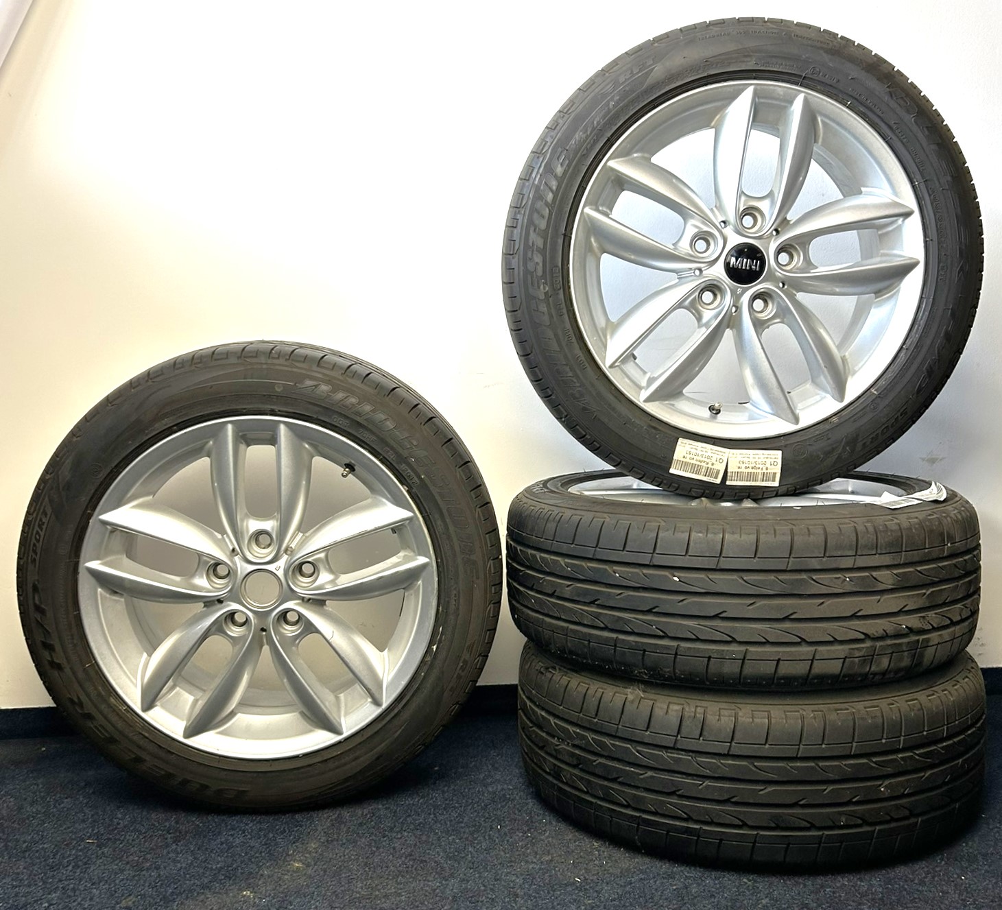 MINI R60 COUNTRYMAN ORIGINAL ALU DISKY 17" S PNEU LETNÍ, STYLING 124